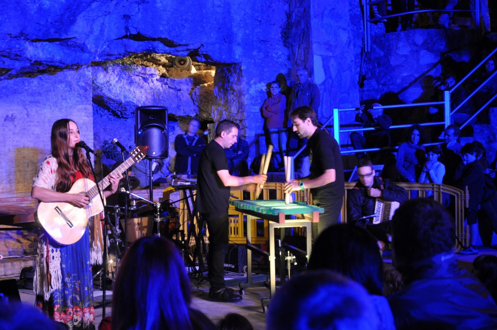 concert txalaparta de vidre i fusta. Foto JM Potau